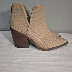 Vince Camuto Brown Leather Boots Size 13 M NWOT